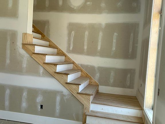 3rd image of 150 Water St