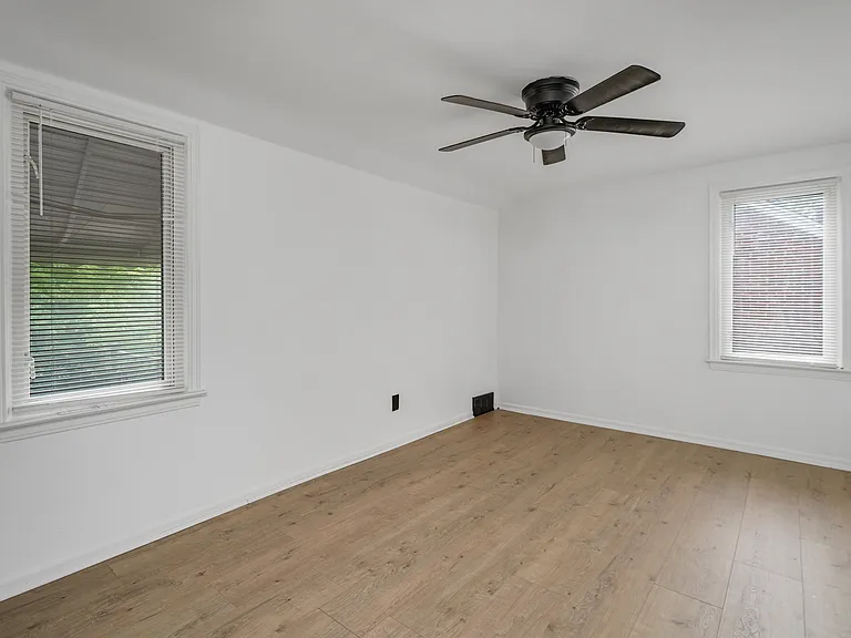 13891 Fairmount Dr — Photo 15