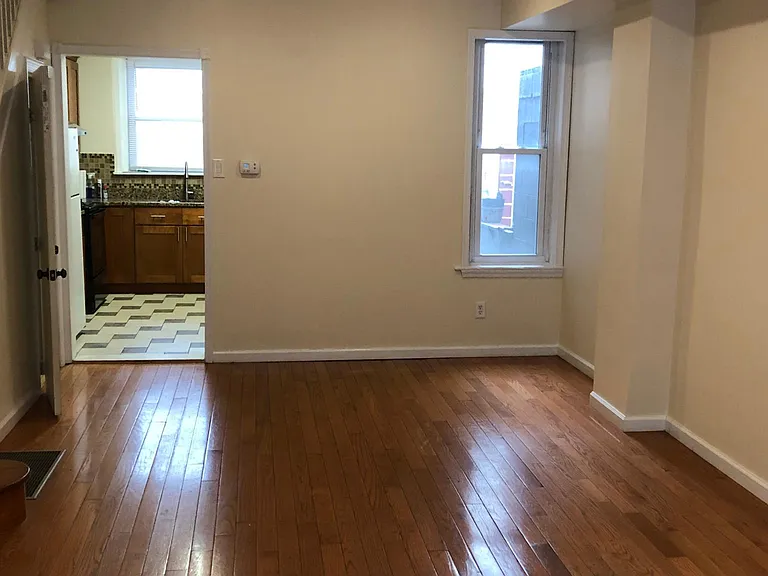 2227 S Rosewood St — Photo 4