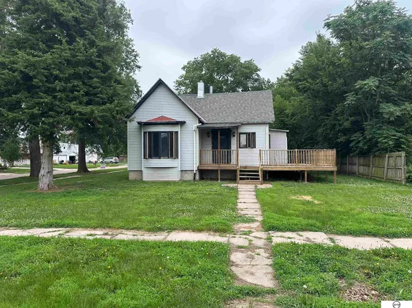 502 Maple St, Friend, NE 68359