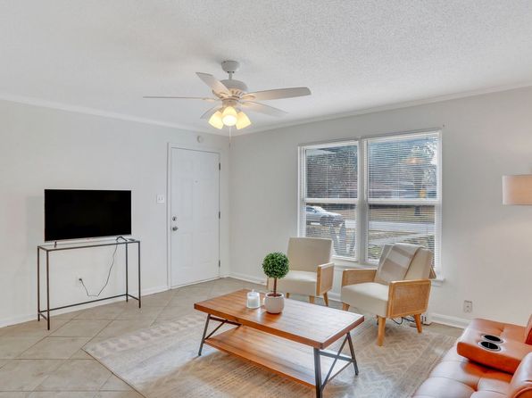 22 Thackery Pl UNIT 2-B