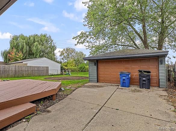 38348 N Jean Ct, photo 2