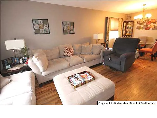 52 Sunfield Ave photo 1