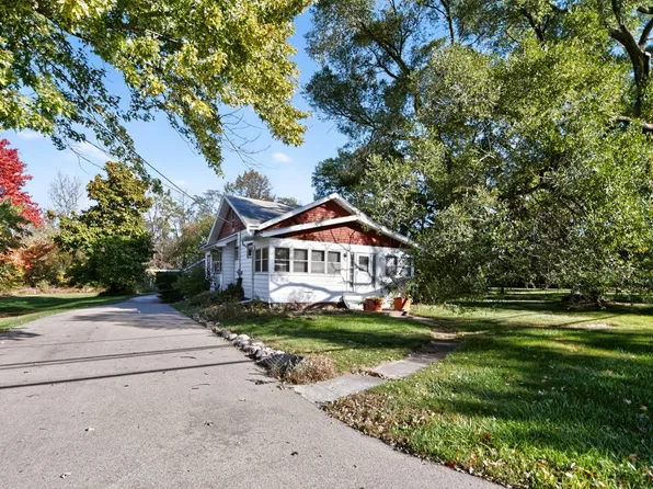 550 West Oakwood ROAD, Oak Creek, WI 53154