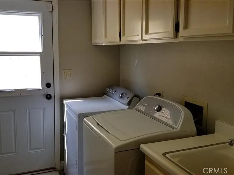 424 Dylan Dr — Photo 10