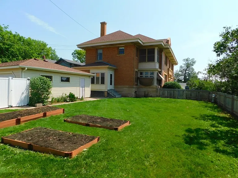 1103 Main St — Photo 4