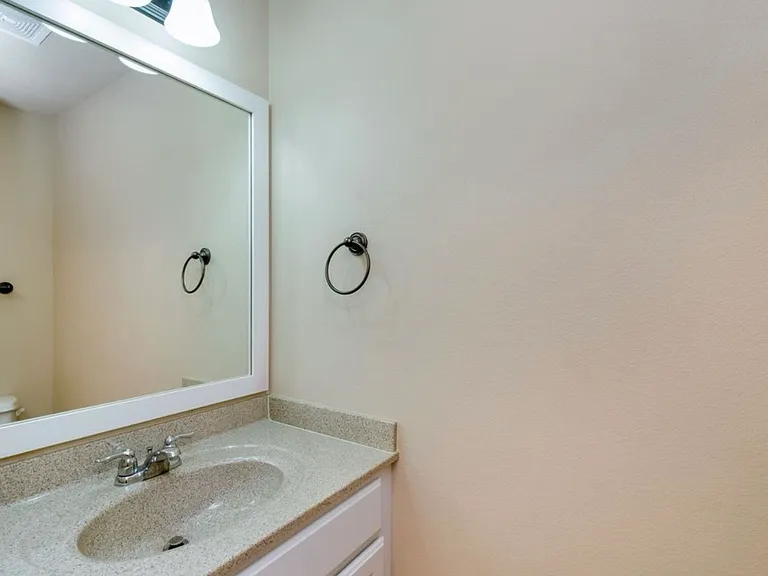 1574 Burr Dr — Photo 18
