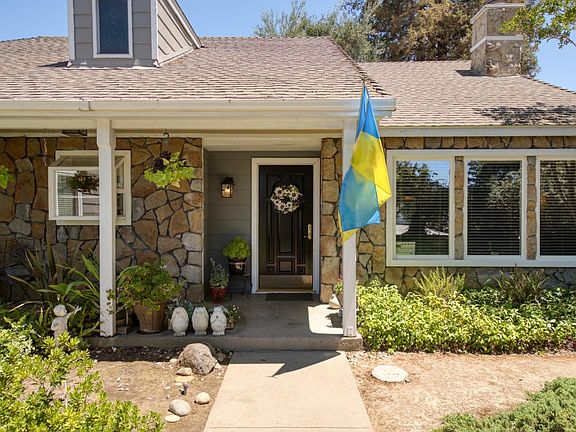 4th image of 3804 Beyer Park Dr