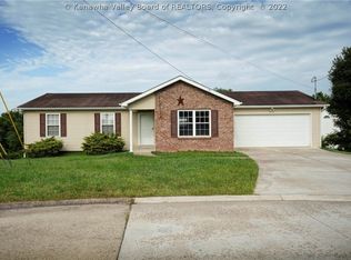 3043 Victorian Pl, Hurricane, WV 25526