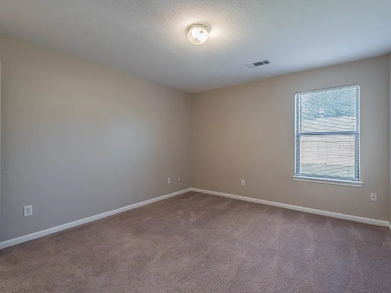10233 Azalea Vlg — Photo 8