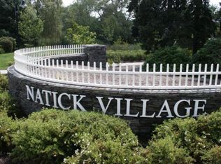 52 Village Brook Ln APT 22, Natick, MA 01760