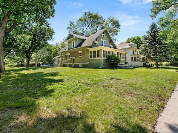 25 Willow St, Vermillion, SD 57069