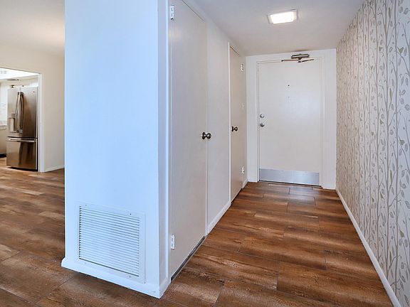 2nd image of 1224 S Peninsula Dr APT 517