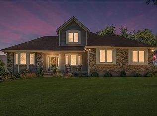 4201 SW Clipper Ln, Lees Summit, MO 64082