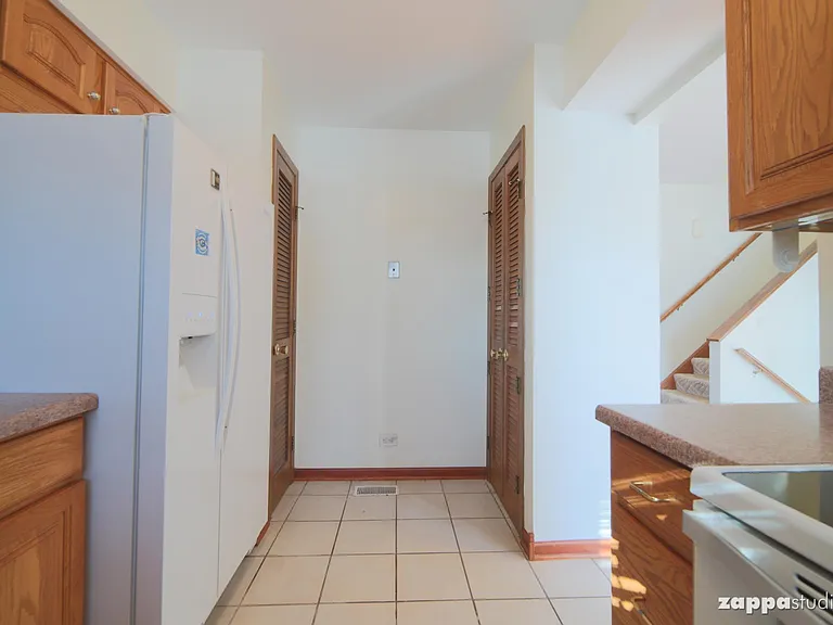 2705 Laurel Ct — Photo 6