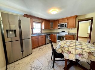 109 Lakeview Ave, Waltham, MA 02451