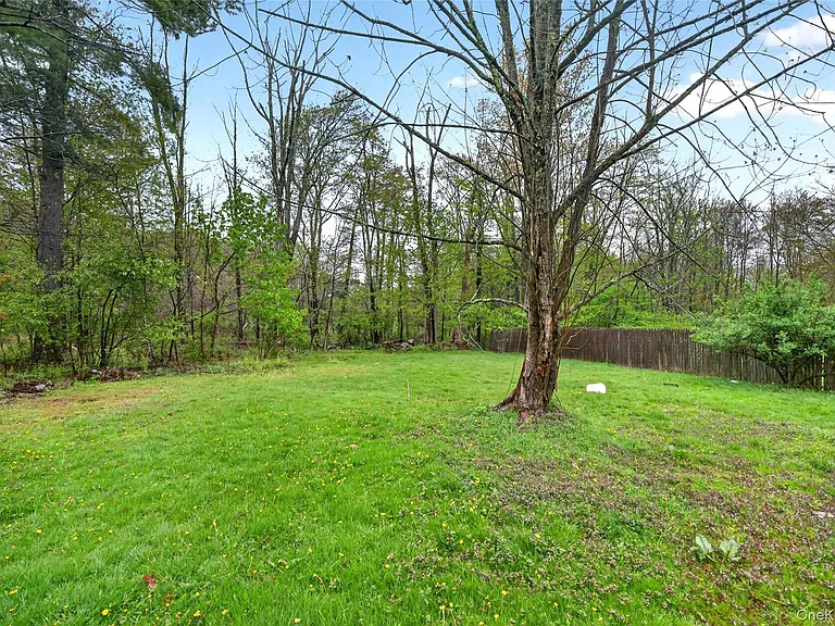 41 Rock Ridge Ave — Photo 25