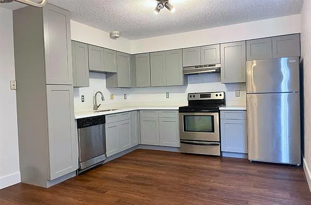 Building Photo - 1617 Newport Pl #23