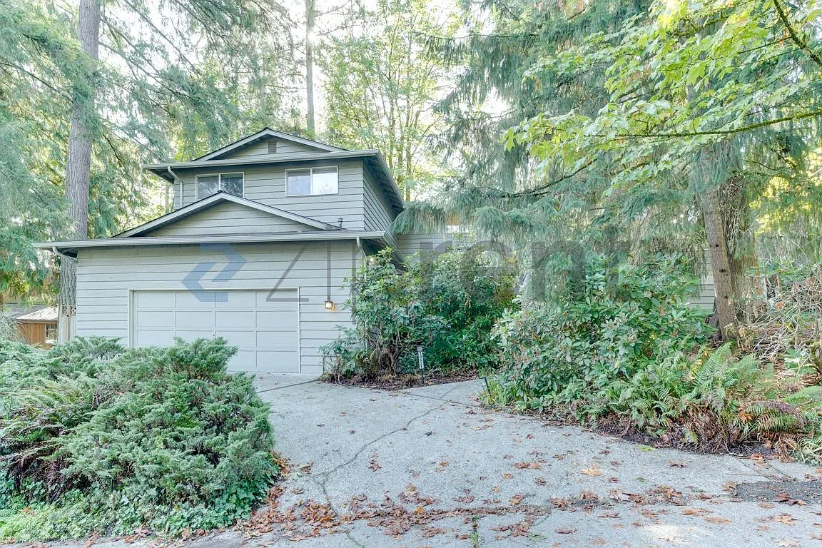 4 bed, 2400 sqft, $3,950 — Photo 4