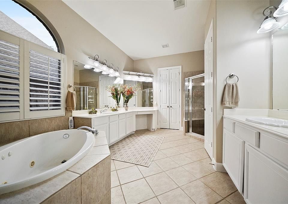 1st image of 14227 Norhill Pointe Dr