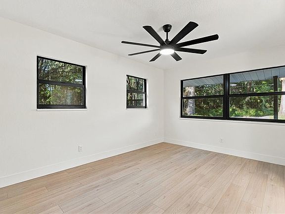 4th image of 3701 NW 20TH AVENUE