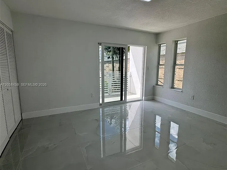 3315 NW 13th Ter #3315 — Photo 12
