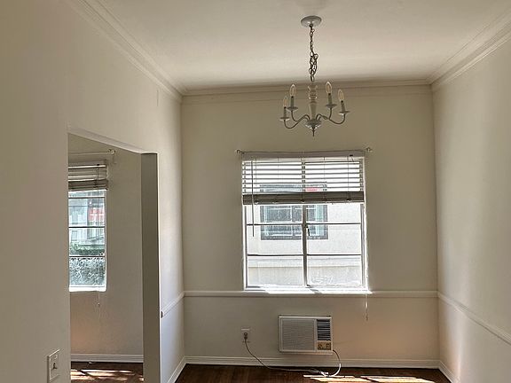 4th image of 1623 Hillhurst Ave
