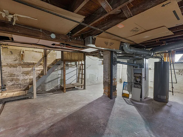 1821 Spring St — Photo 13