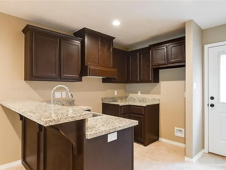 3003 Linda Vista St #2 — Photo 3