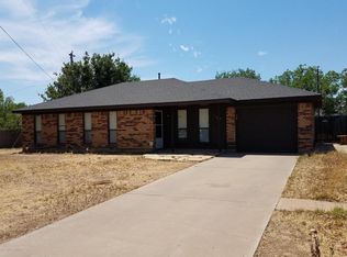 904 4th St, Canyon, TX 79015