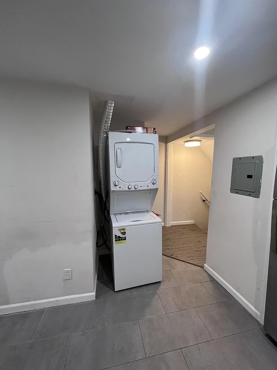 Building Photo - 942 Mill Rd #B
