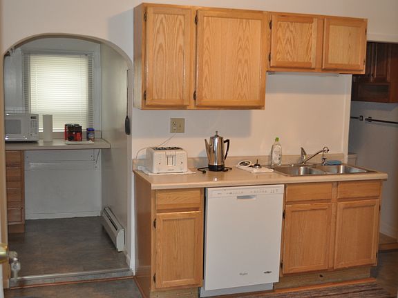 5th image of 864 Maryland Ave E
