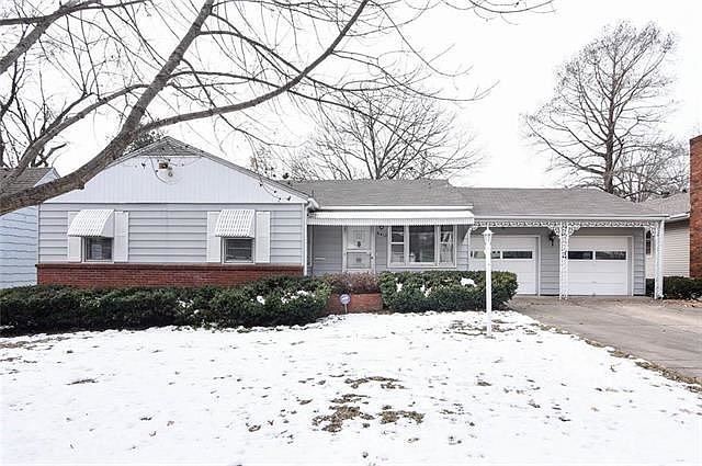 1st image of 8412 Ward Parkway Pl