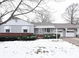 8412 Ward Parkway Pl, Kansas City, MO 64114