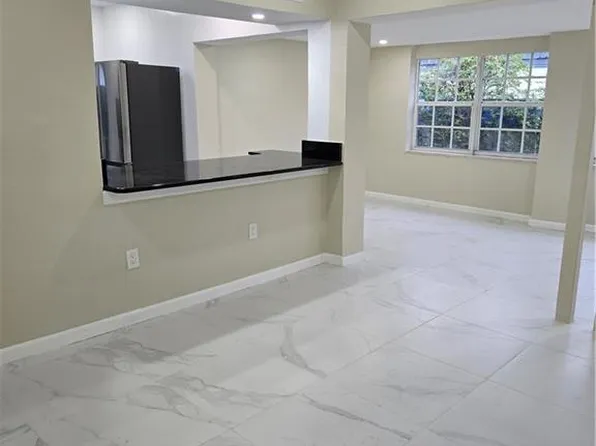 1601 NE 182nd St, North Miami Beach, FL 33162