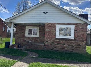 1218 12th St, Nitro, WV 25143