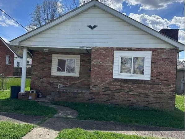 1218 12th St, Nitro, WV 25143