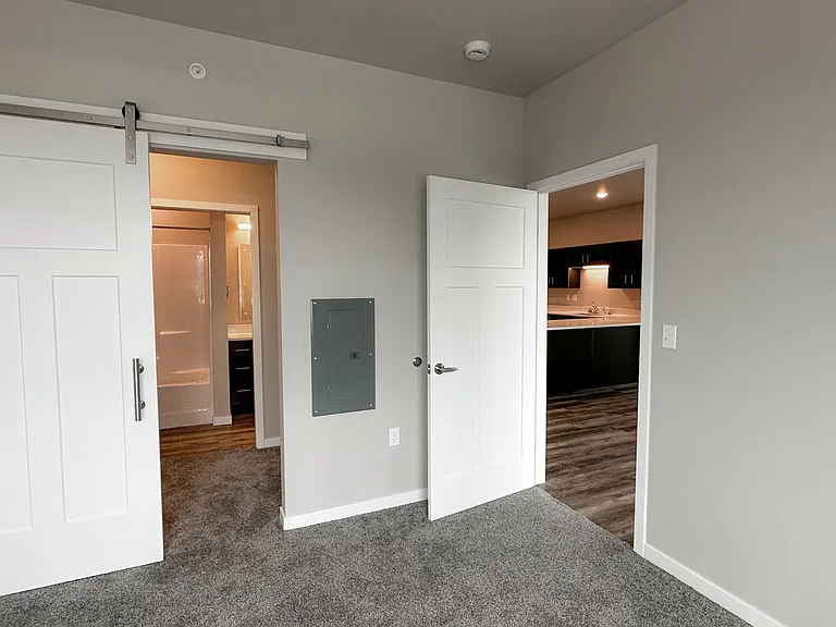 Creekside Apartment Homes — Photo 14
