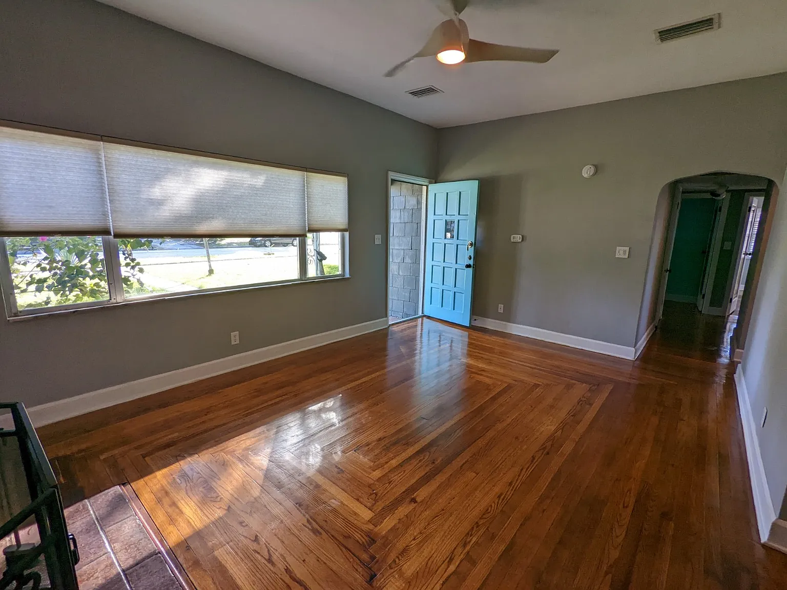 4925 2nd Avenue South - A (House) — Photo 4