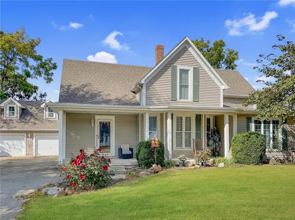 1304 N 2nd St, Gays, IL 61928