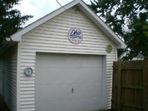 4th image of 339 Carey St