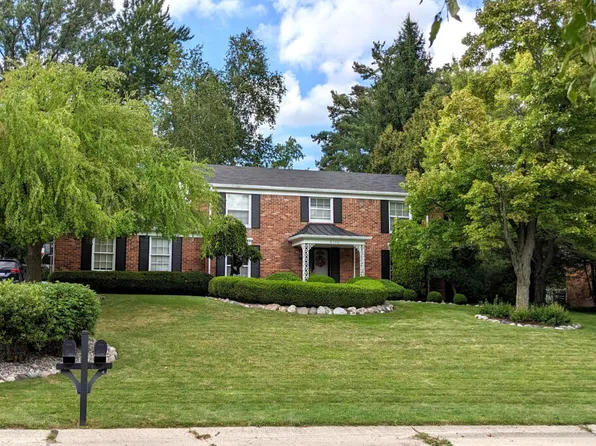 5104 Mohr Valley Ln, Bloomfield Hills, MI 48304