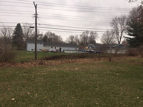 2nd image of 18307 Greenleaf Dr