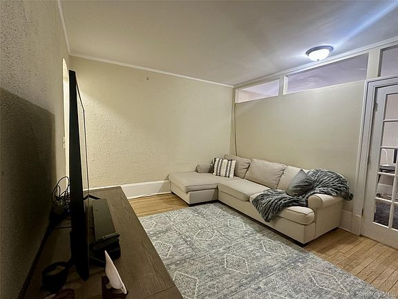 4th image of 808 Bronx River Road #4E