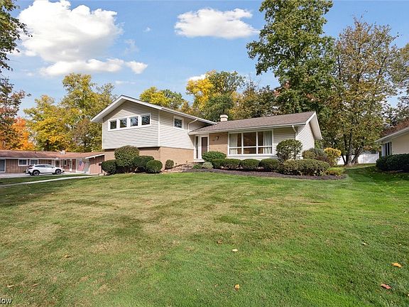 3rd image of 294 Greenbriar Dr