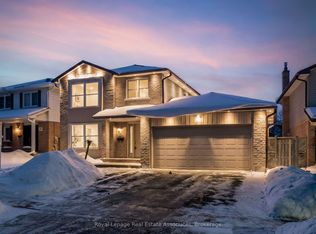 896 Roundelay Dr, Oshawa, ON L1J 7T7