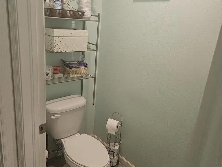6038 NW Regent St — Photo 32