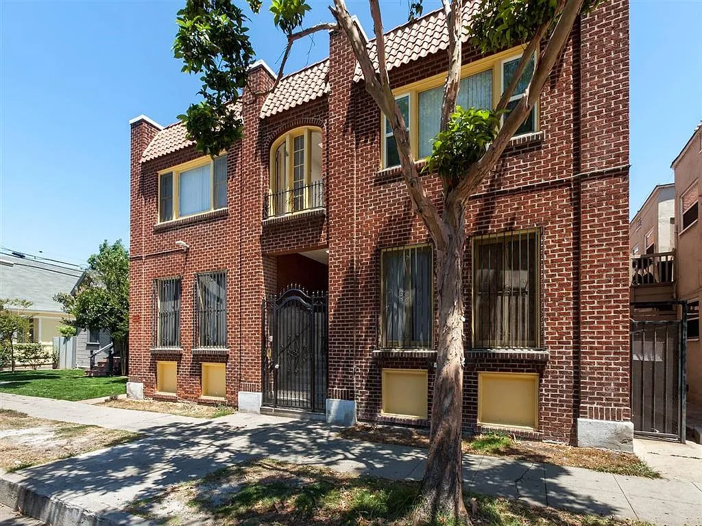 215 W. 7th — Photo 2
