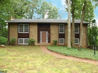 2400 Smithfield Rd, Charlottesville, VA 22901