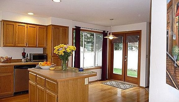 3rd image of 25420 SE 42nd Pl